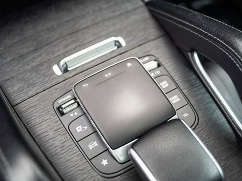 Used 2022 Mercedes-Benz GLS 580 4MATIC image 40