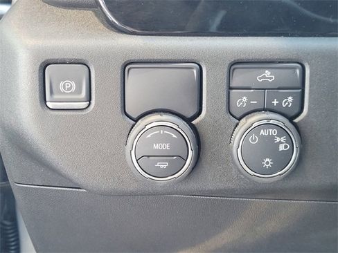 Used 2025 Chevrolet Silverado 1500 LT image 14