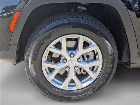 Used 2023 Jeep Grand Cherokee Limited RWD image 23