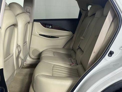 Used 2017 INFINITI QX50 2WD w/ Deluxe Touring Package image 18