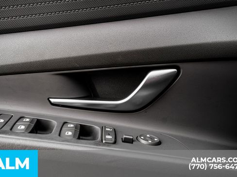 Used 2023 Hyundai Elantra SEL image 54