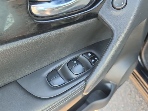 Used 2021 Nissan Rogue Sport SV AWD/4WD image 19