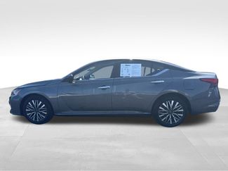 Used 2025 Nissan Altima 2.5 SV FWD video 2