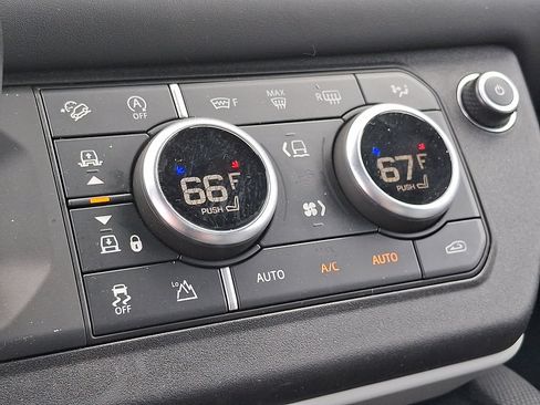 Used 2022 Land Rover Defender 110 X-Dynamic HSE image 16