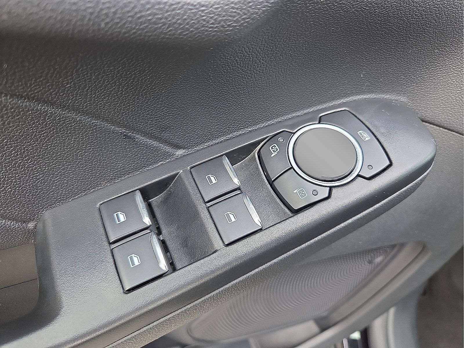Used 2025 Ford Escape ST-Line FWD image 14