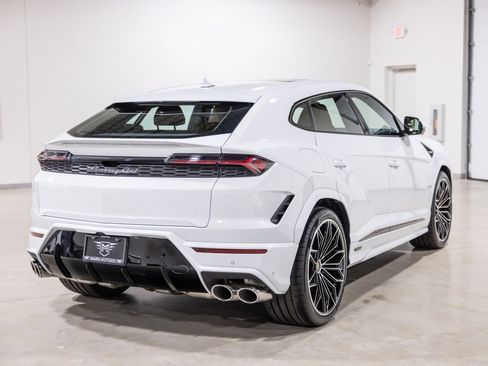 Used 2025 Lamborghini Urus SE image 9