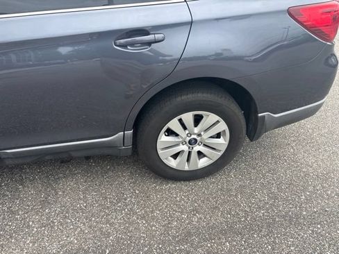 Used 2017 Subaru Outback 2.5i w/ Popular Package #2 AWD/4WD image 4