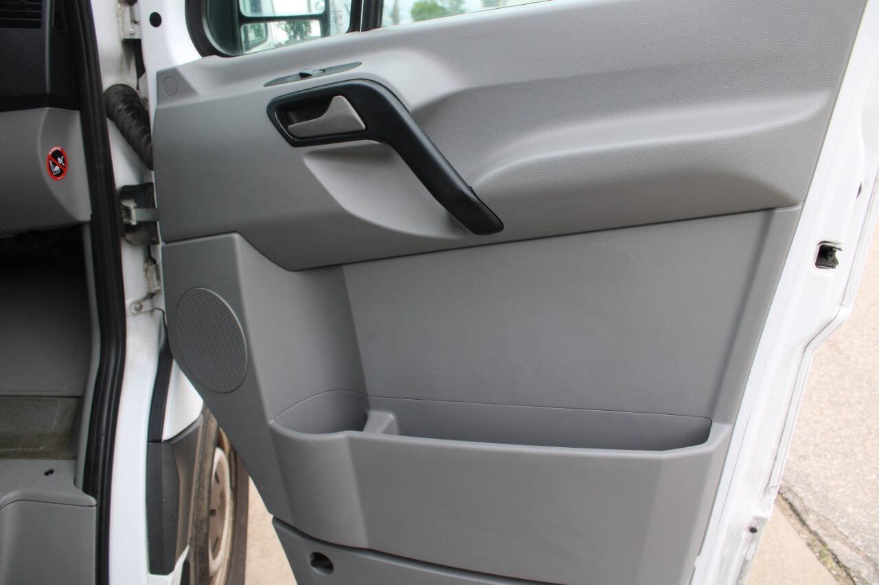 Used 2015 Mercedes-Benz Sprinter 2500 image 11
