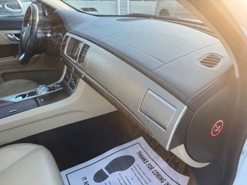 Used 2013 Jaguar XF 3.0 image 20