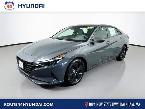 Used 2023 Hyundai Elantra SEL w/ Preferred Accessory Package FWD image 1