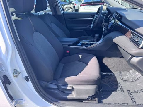 Used 2019 Toyota Camry LE w/ Carpet Mat Package FWD image 22