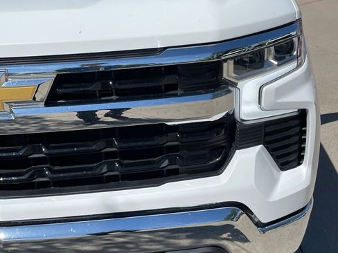 Used 2025 Chevrolet Silverado 1500 LT image 8