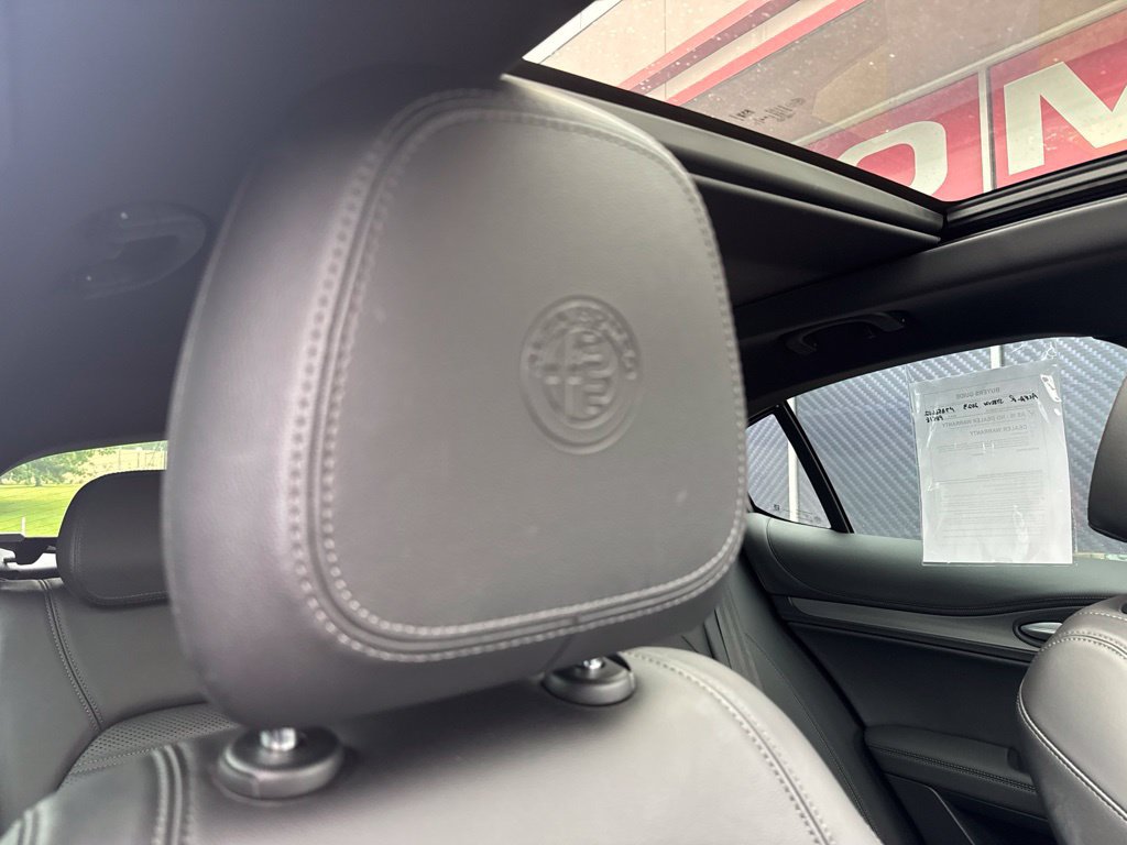 Used 2023 Alfa Romeo Stelvio Veloce AWD/4WD image 70