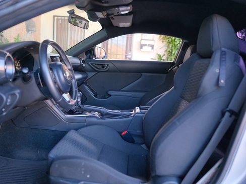 Used 2022 Toyota GR86 w/ ALL Weather Mat Package (TMS) RWD image 13