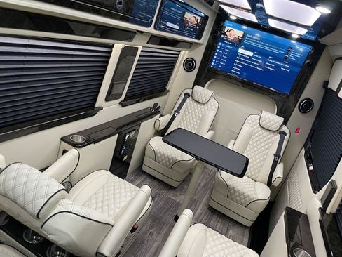 Used 2021 Mercedes-Benz Sprinter 3500 image 16
