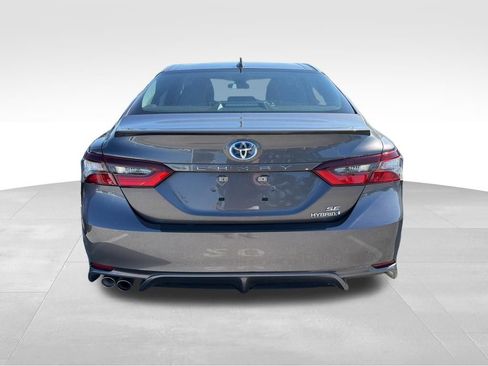 Used 2023 Toyota Camry SE w/ Cold Weather Package FWD image 3