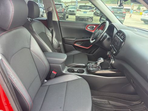 Used 2020 Kia Soul GT-Line Turbo FWD image 35