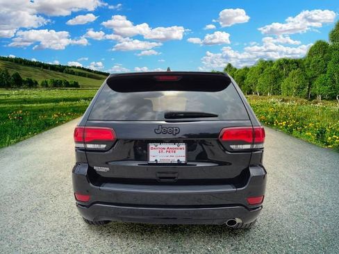 Used 2022 Jeep Grand Cherokee Laredo X RWD image 5