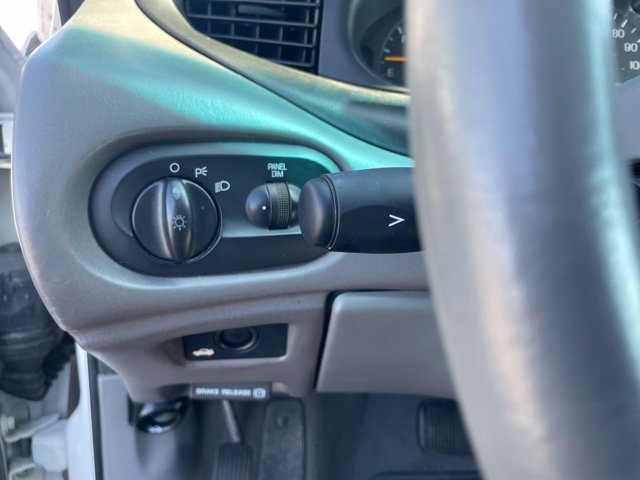 Used 1998 Ford Taurus SE FWD image 13