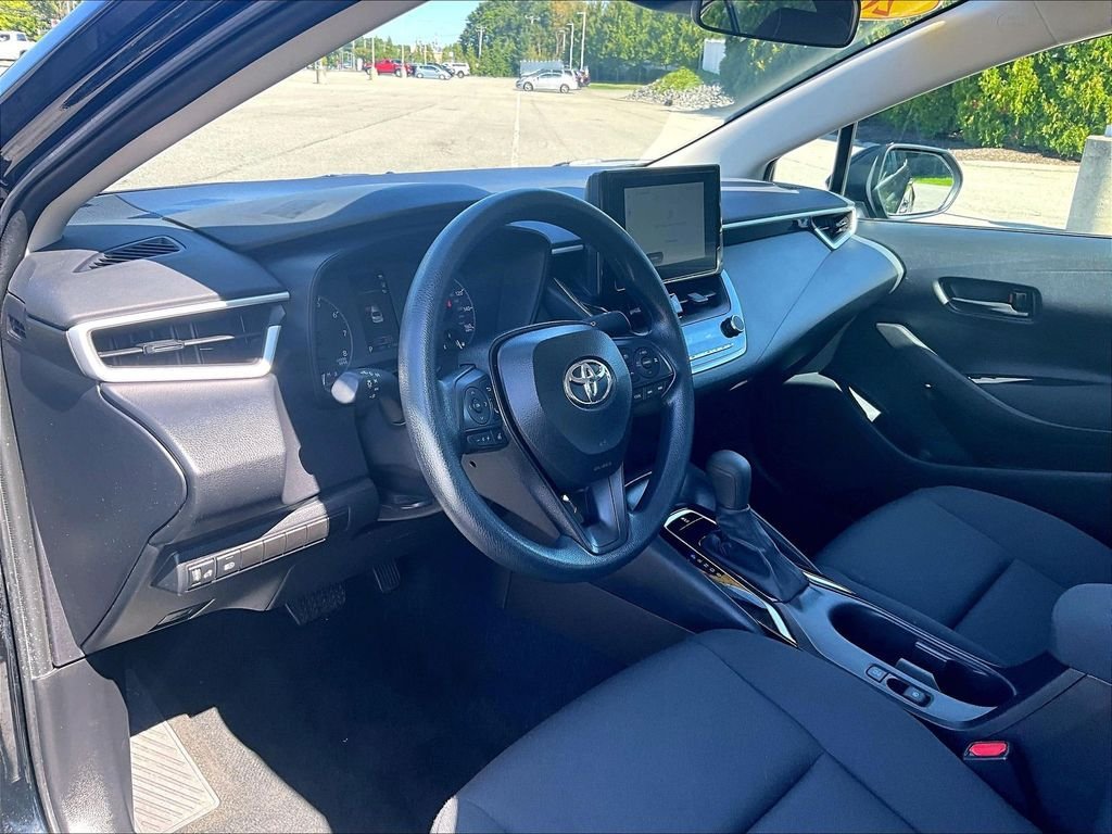 Used 2025 Toyota Corolla LE FWD image 8
