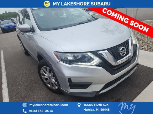 Used 2017 Nissan Rogue S AWD/4WD image 13