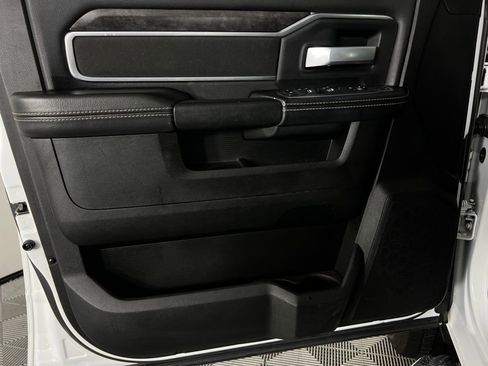 Used 2024 RAM 2500 Big Horn w/ Sport Appearance Package image 26