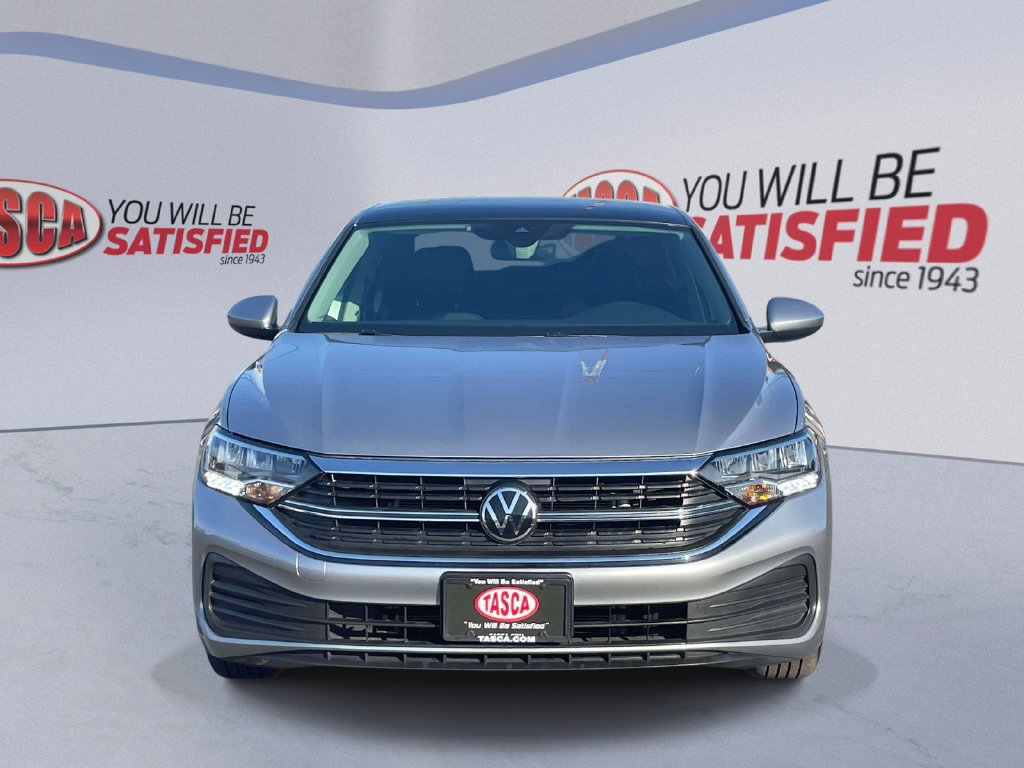 Used 2024 Volkswagen Jetta SE w/ Panoramic Sunroof Package FWD image 2
