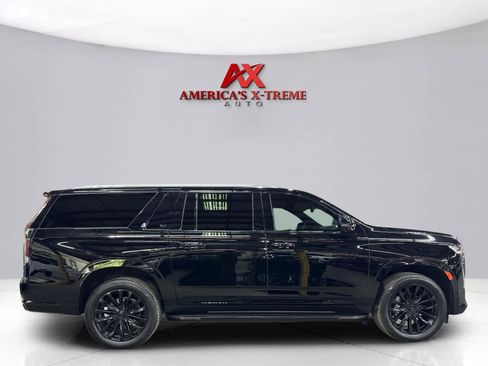 Used 2022 Cadillac Escalade ESV Premium Luxury AWD/4WD image 7