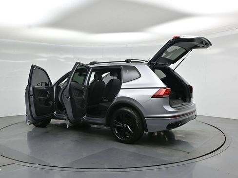 Used 2023 Volkswagen Tiguan SE R-Line FWD image 32