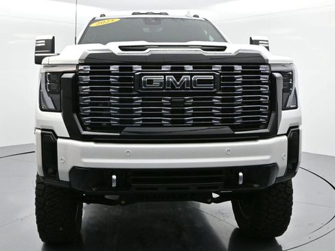 Used 2025 GMC Sierra 2500 Denali Ultimate image 6