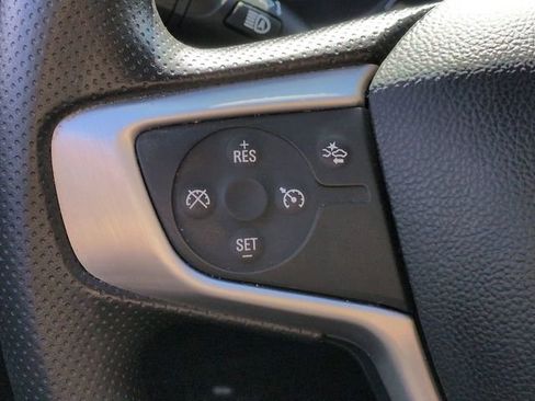 Used 2023 GMC Terrain SLE w/ Driver Convenience Package image 31