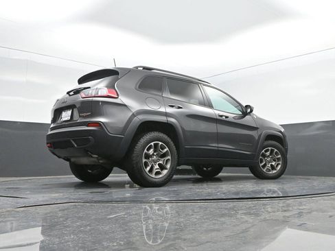 Used 2021 Jeep Cherokee Trailhawk image 30