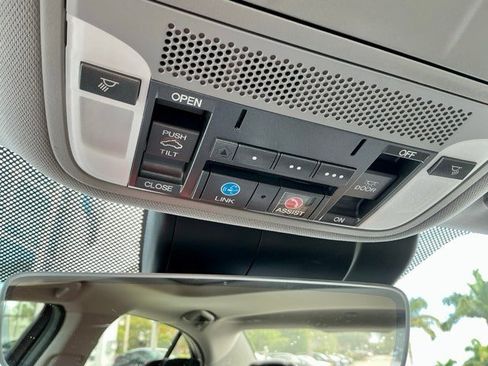 Used 2020 Acura TLX V6 w/ Technology Package image 32