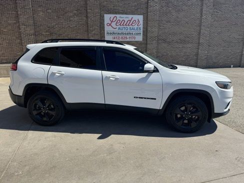 Used 2020 Jeep Cherokee Latitude Plus AWD/4WD image 2