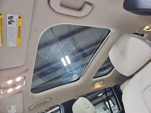 New 2026 Mercedes-Benz GLB 250 image 31