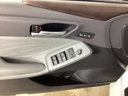 Used 2020 Toyota Avalon Limited w/ Advanced Safety Package FWD image 11