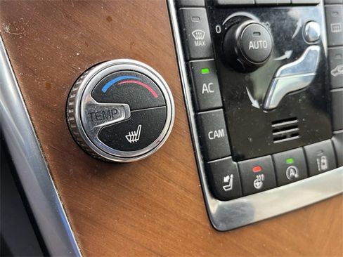 Used 2016 Volvo XC60 T6 Platinum image 31