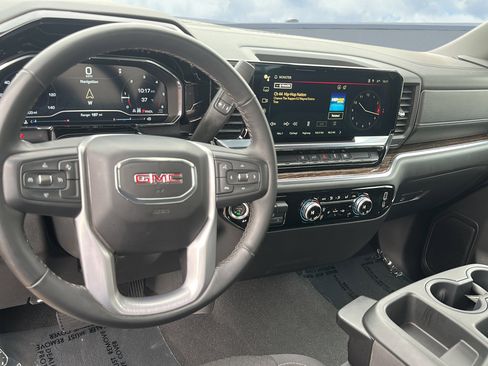 Used 2024 GMC Sierra 2500 SLE image 9