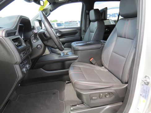 Used 2024 Chevrolet Tahoe RST w/ Luxury Package AWD/4WD image 16
