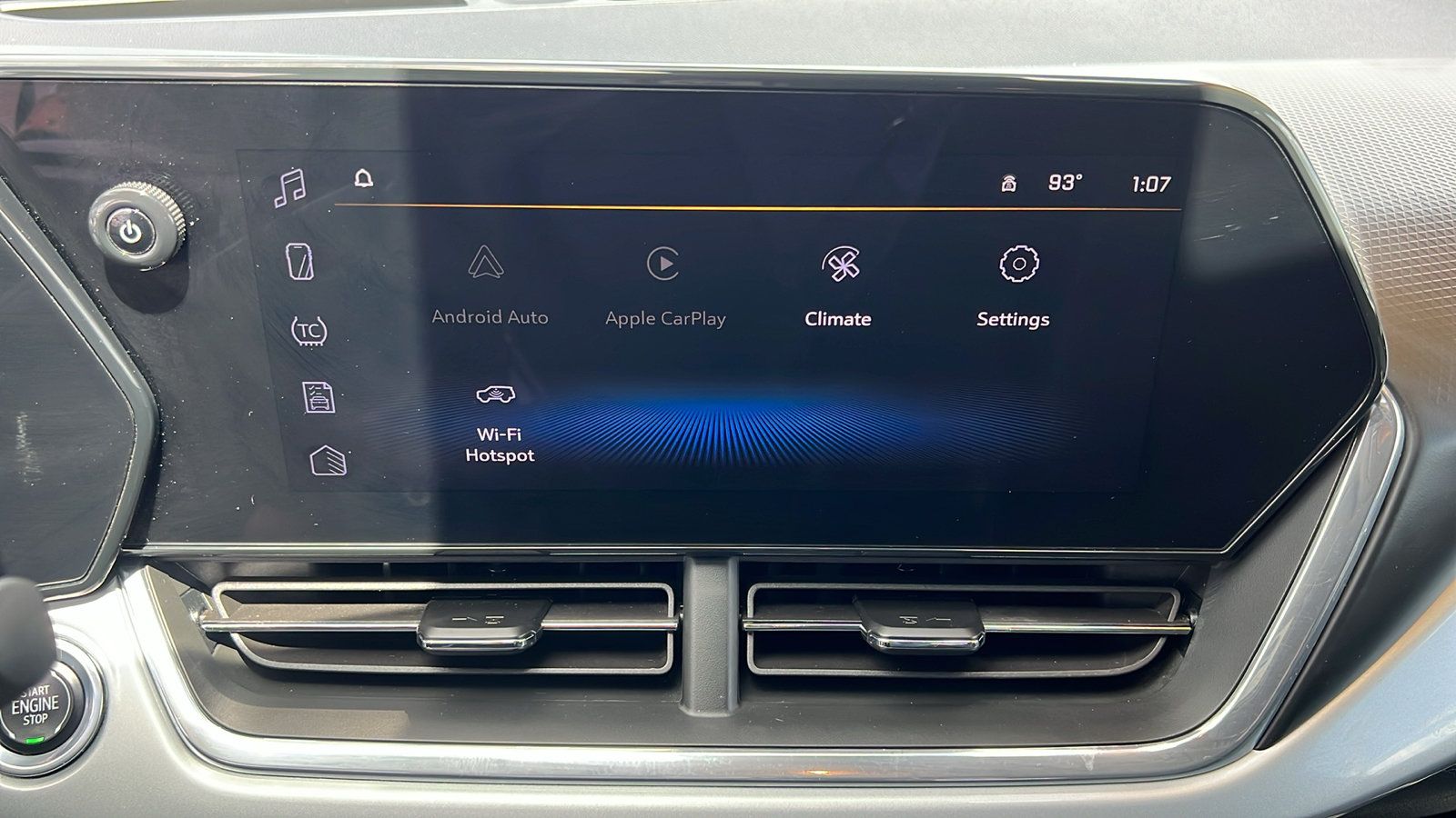 Certified 2025 Chevrolet Trax LT FWD image 22
