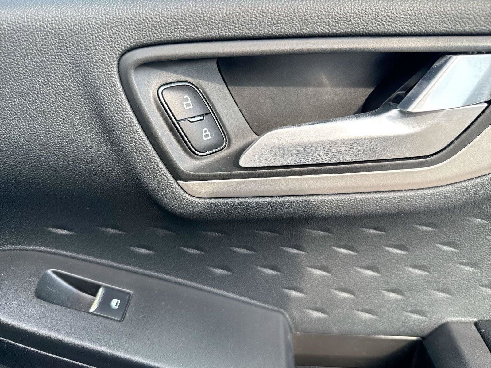 Used 2020 Ford Escape SEL FWD image 18