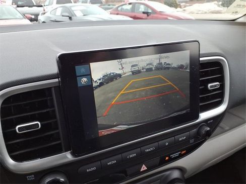 Used 2025 Hyundai Venue SEL image 25