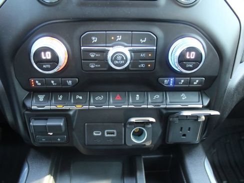 Used 2023 GMC Sierra 2500 Denali w/ Denali Ultimate Package AWD/4WD image 33