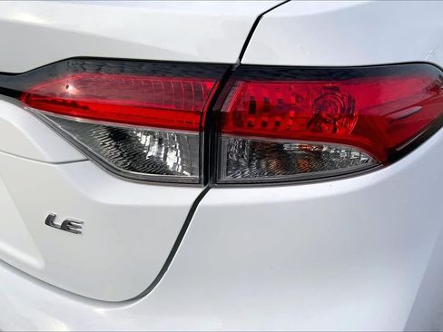 Used 2024 Toyota Corolla LE FWD image 30