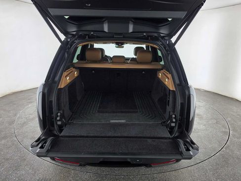 Used 2025 Land Rover Range Rover SE AWD/4WD image 14