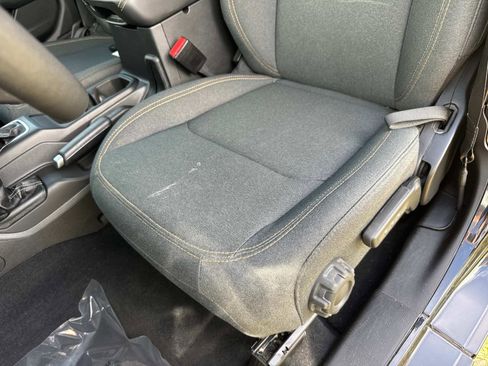 Used 2025 Jeep Wrangler Sahara image 20