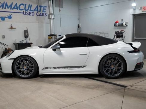 Used 2025 Porsche 911 Carrera T RWD image 5