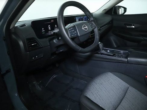 Used 2026 Nissan Sentra SV w/ SV Convenience Package FWD image 17
