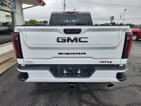 Used 2024 GMC Sierra 2500 AT4 w/ AT4 Preferred Package AWD/4WD image 5