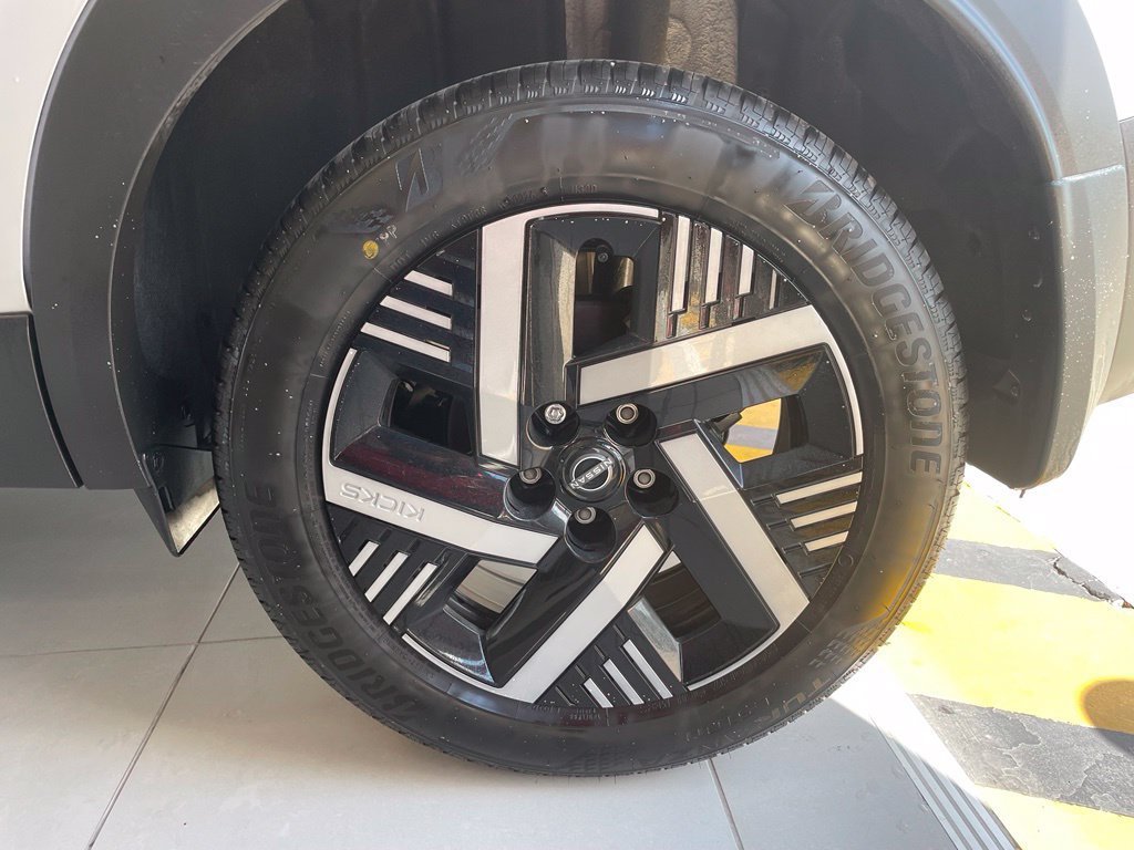 Certified 2026 Nissan Kicks SV FWD image 17